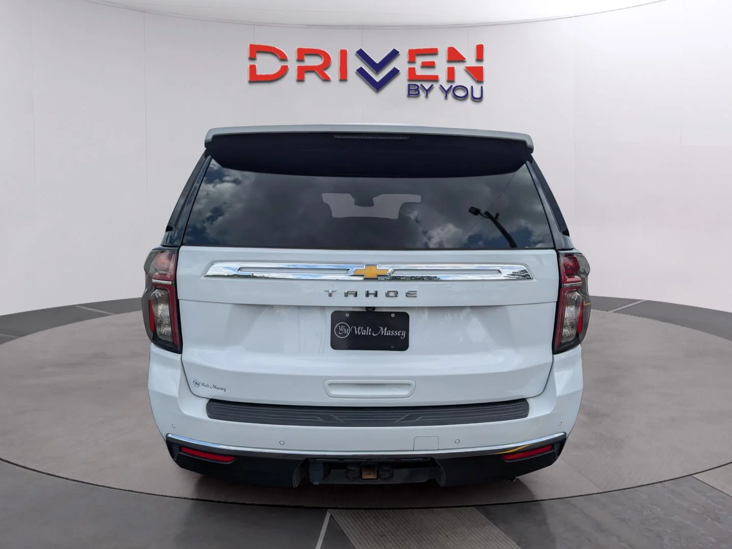 Used 2023 Summit White Chevrolet LS image 4
