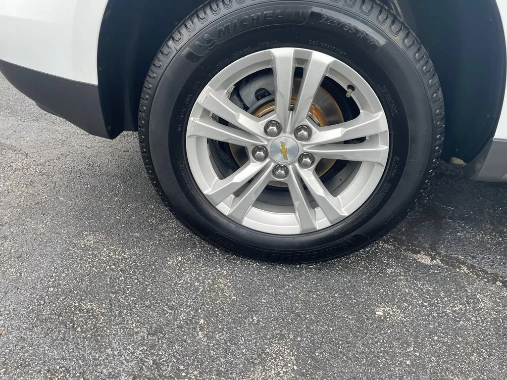Used 2015 SUMMIT WHITE Chevrolet LT image 9