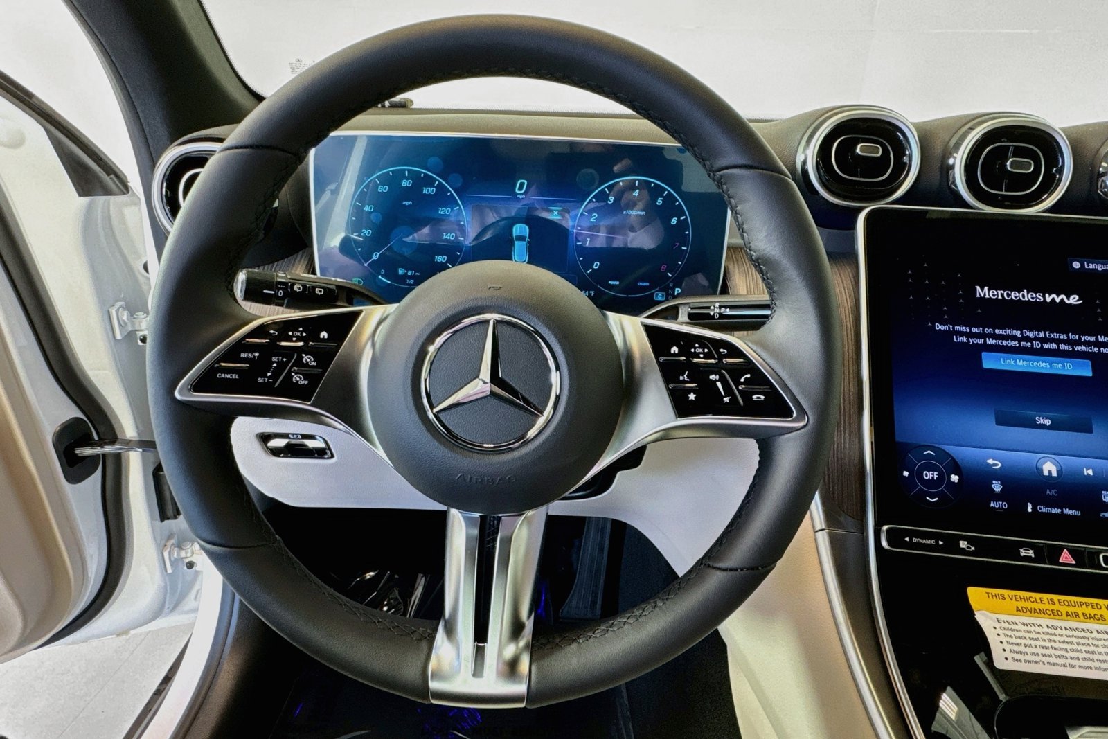 New 2026 Polar White Mercedes-Benz GLC 300 image 11