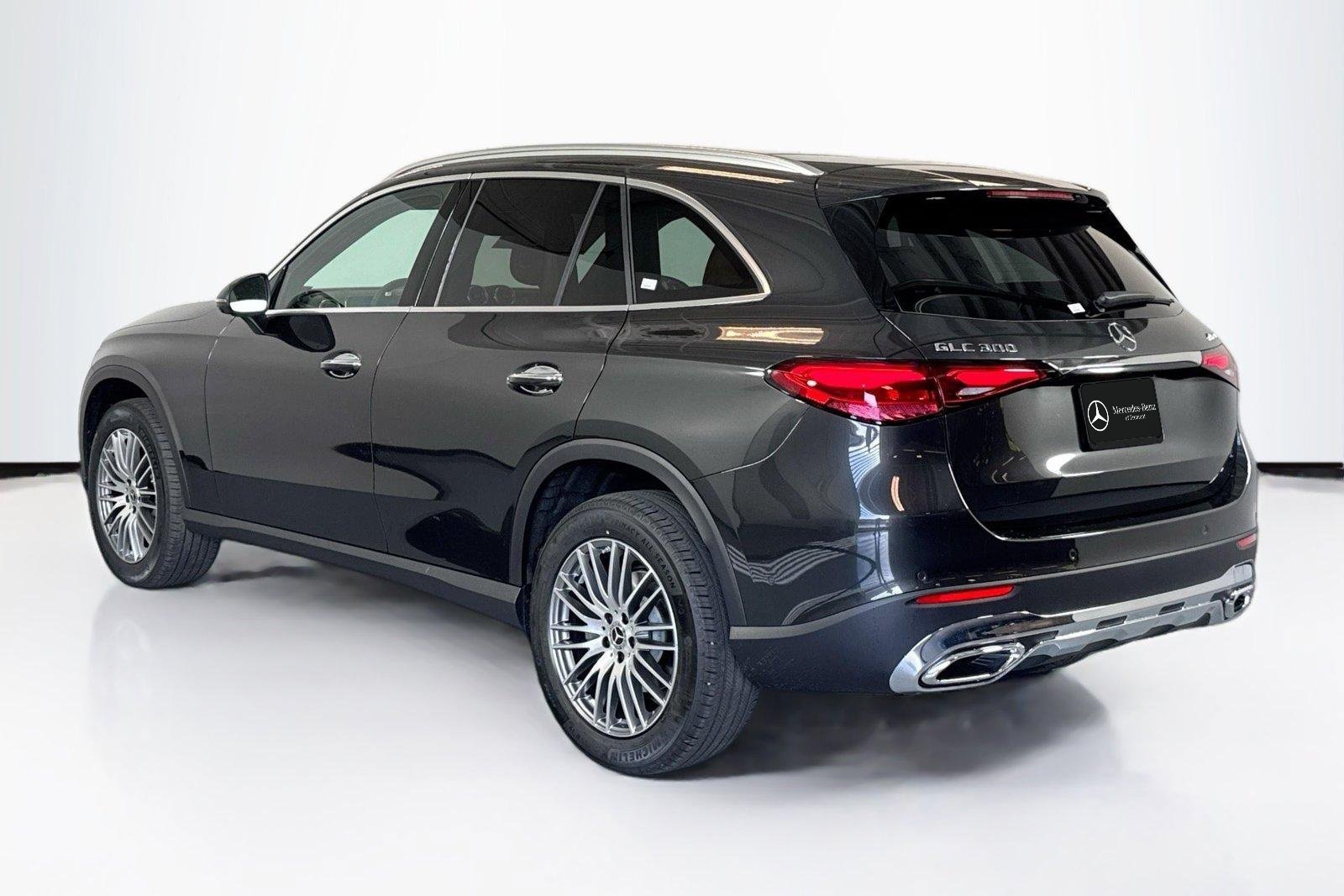 New 2026 Black Mercedes-Benz GLC 300 image 7