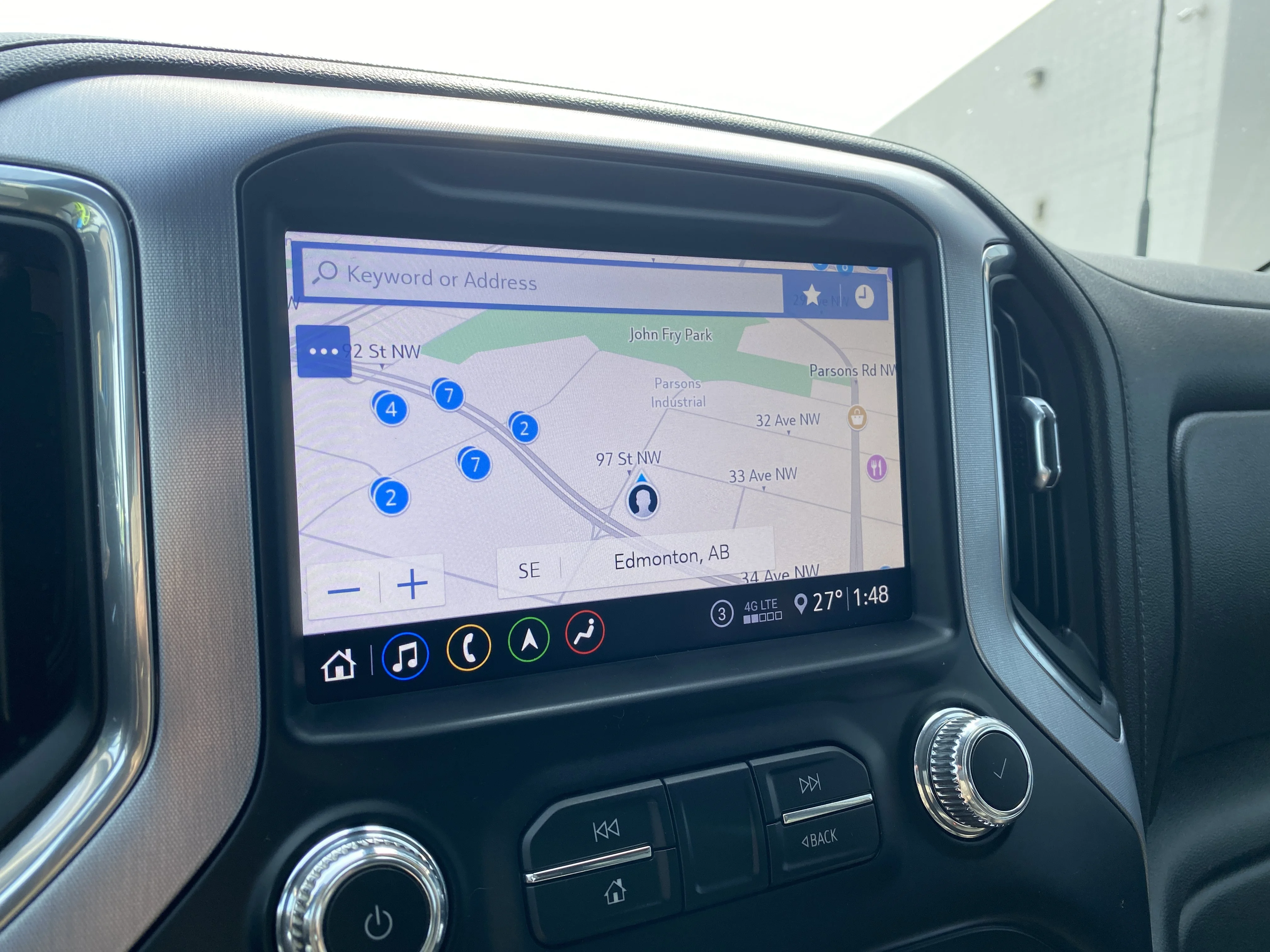 Used 2020 Black GMC Crew Cab SLT image 16