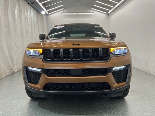 New 2026 Copper Shino Metallic Clear-Coat Exterior Paint Jeep Limited image 3