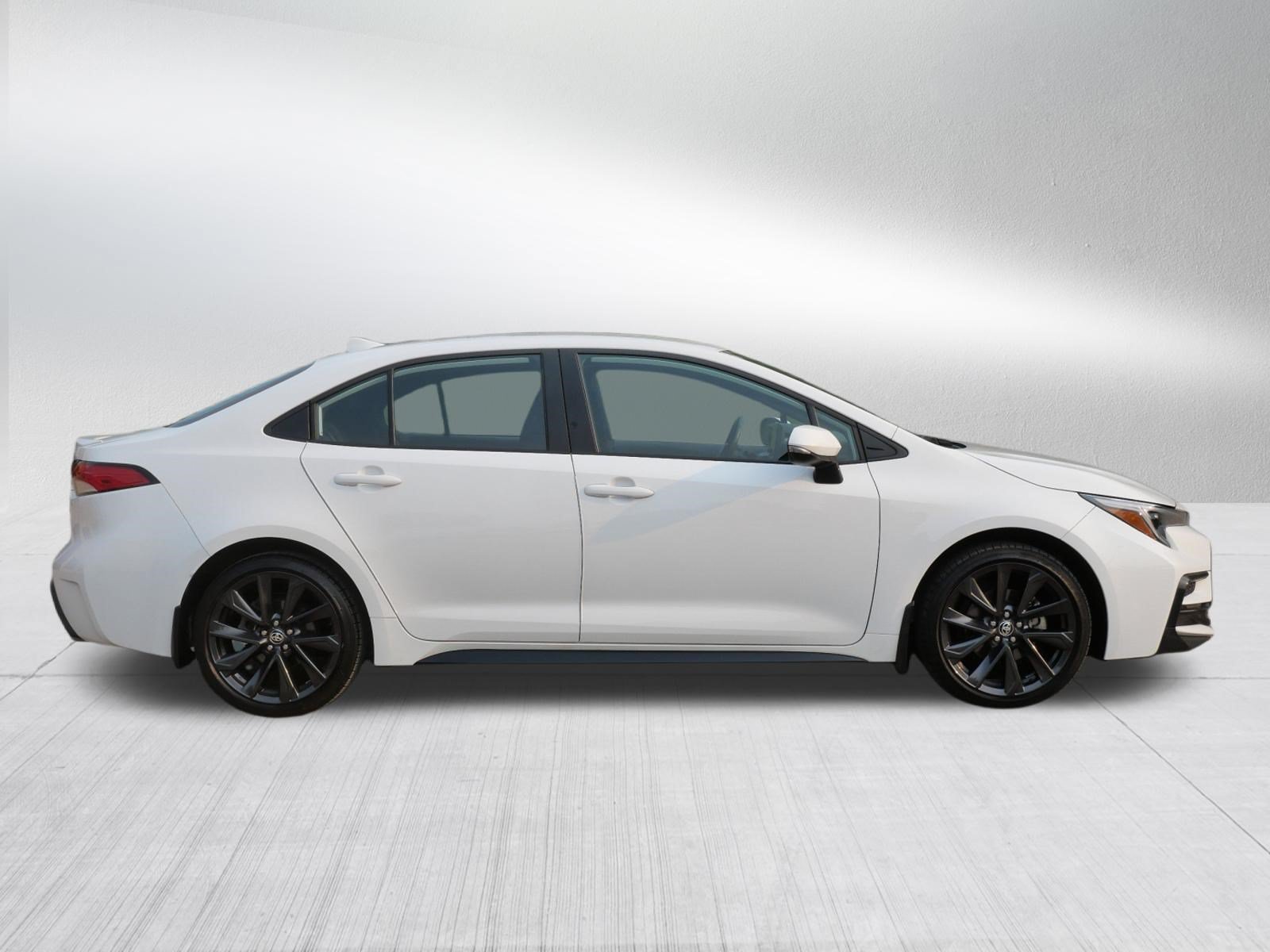 Certified Used 2023 Ice Cap Toyota SE image 9