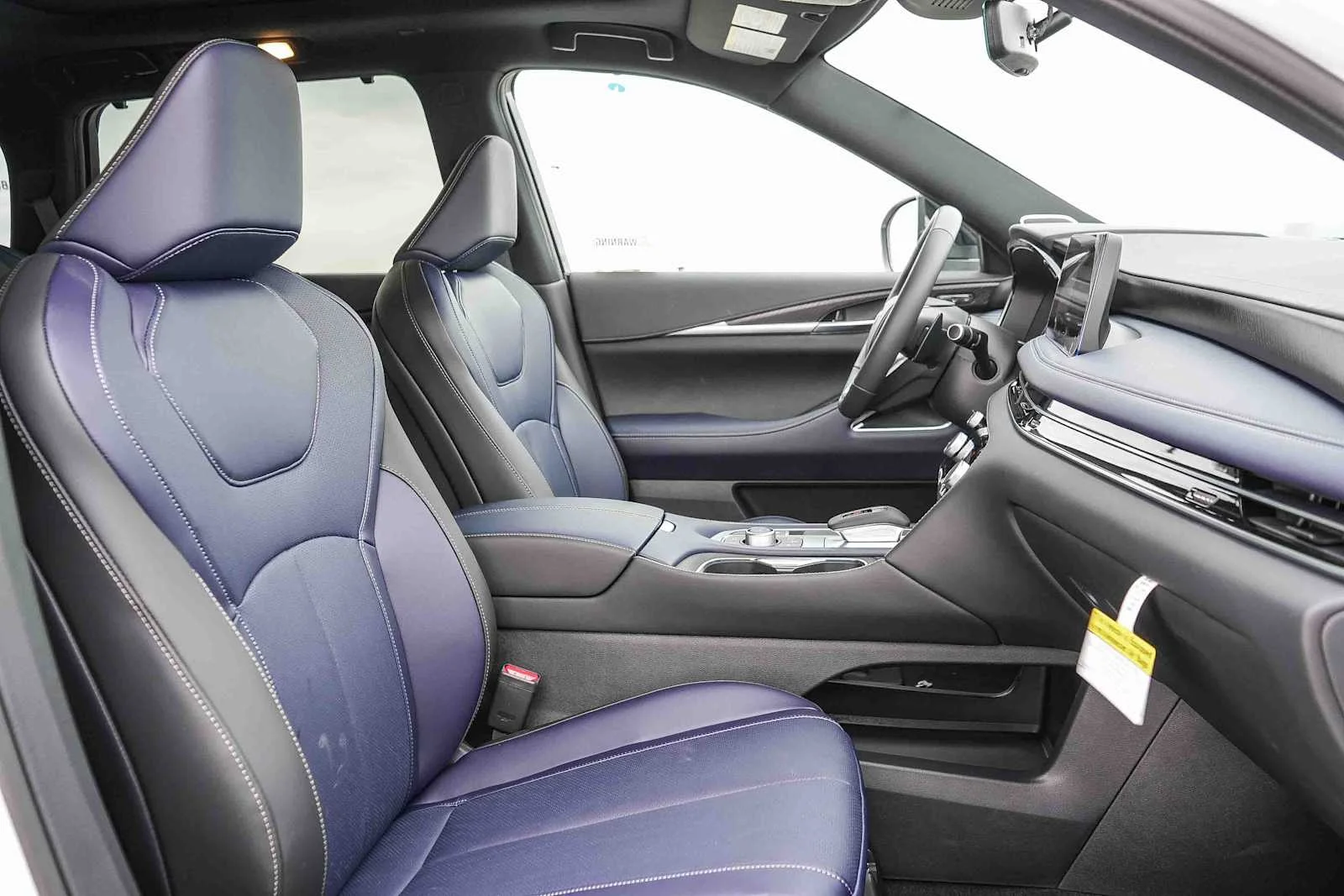 New 2026 RADIANT WHITE INFINITI Sport AWD image 18