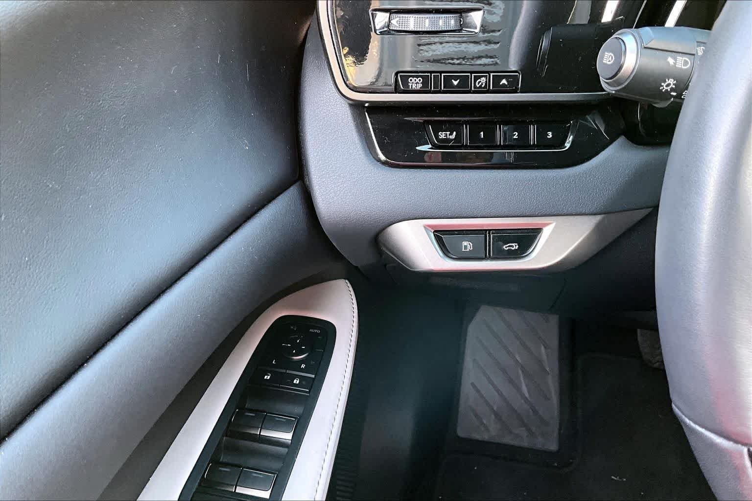 2025 Lexus RX 350 - Photo 63