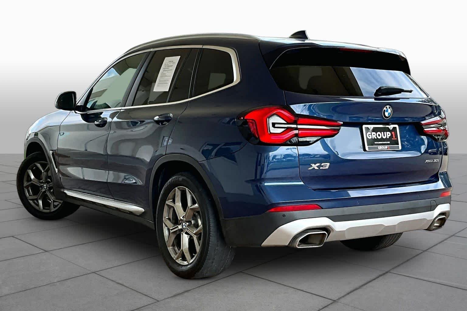 Used 2022 Phytonic Blue Metallic BMW xDrive30i image 11