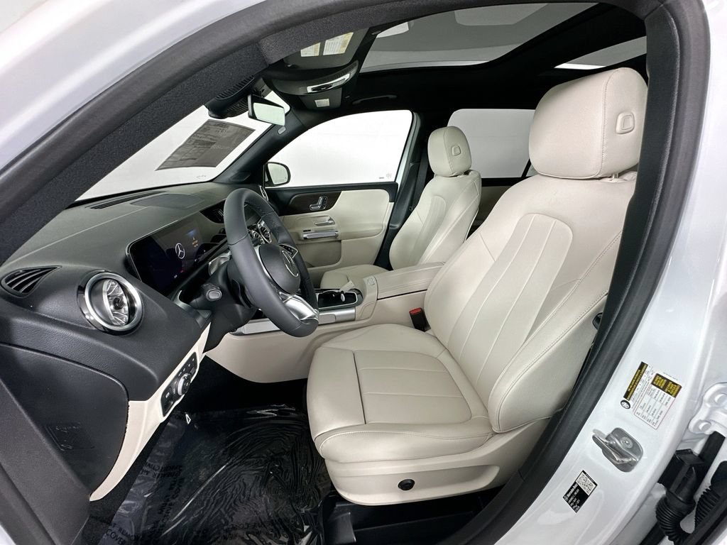 New 2026 Polar White Mercedes-Benz GLB 250 image 50