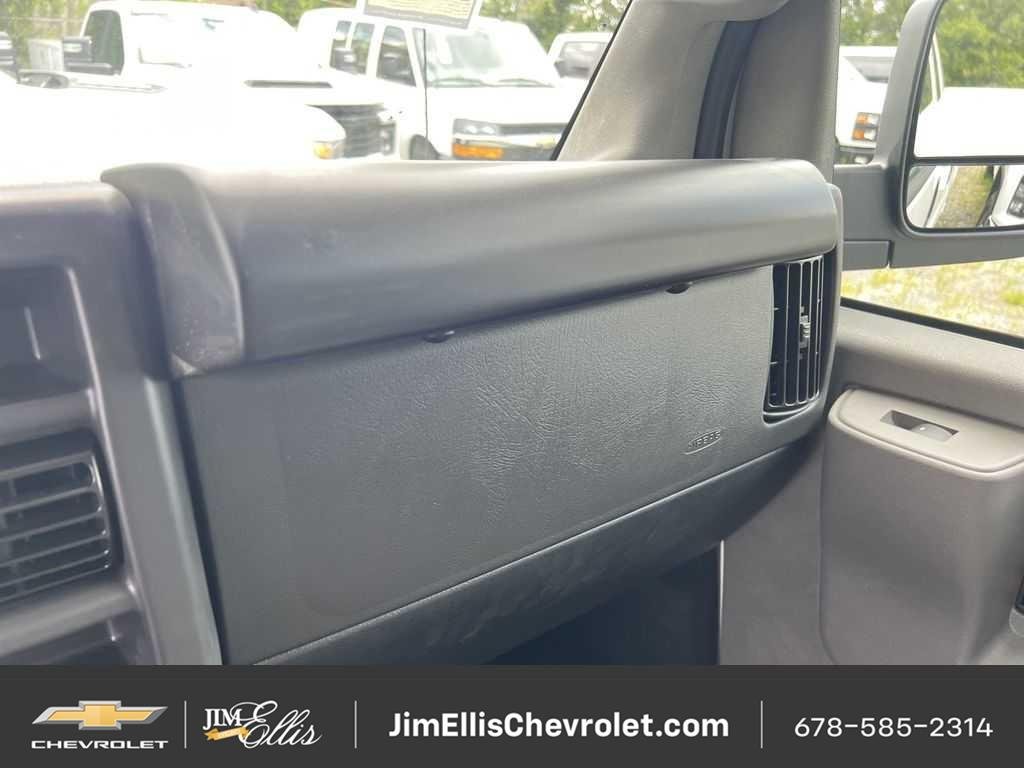 2025 Chevrolet Express Cargo Work Van - Photo 24