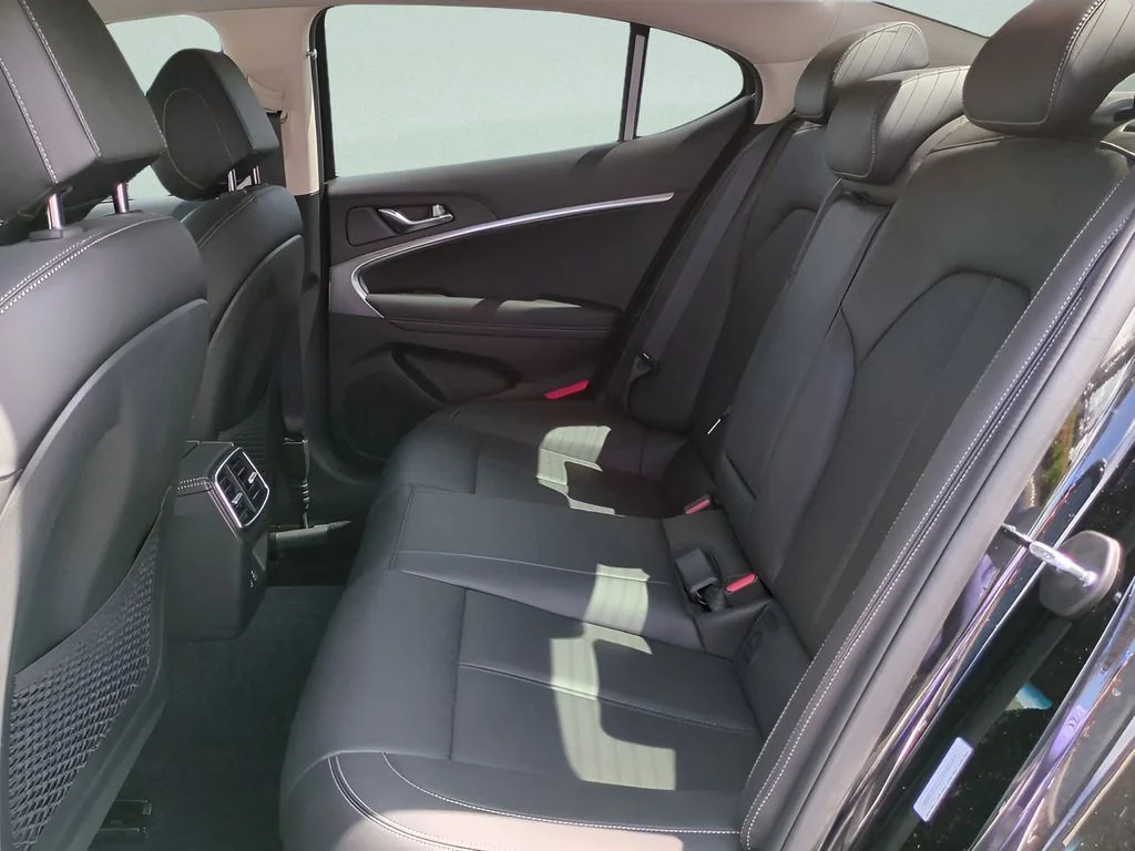 2026 GENESIS G70 Standard - Photo 10