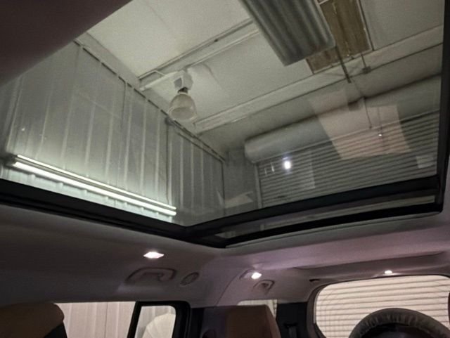 New 2026 Fuji White Land Rover S image 34