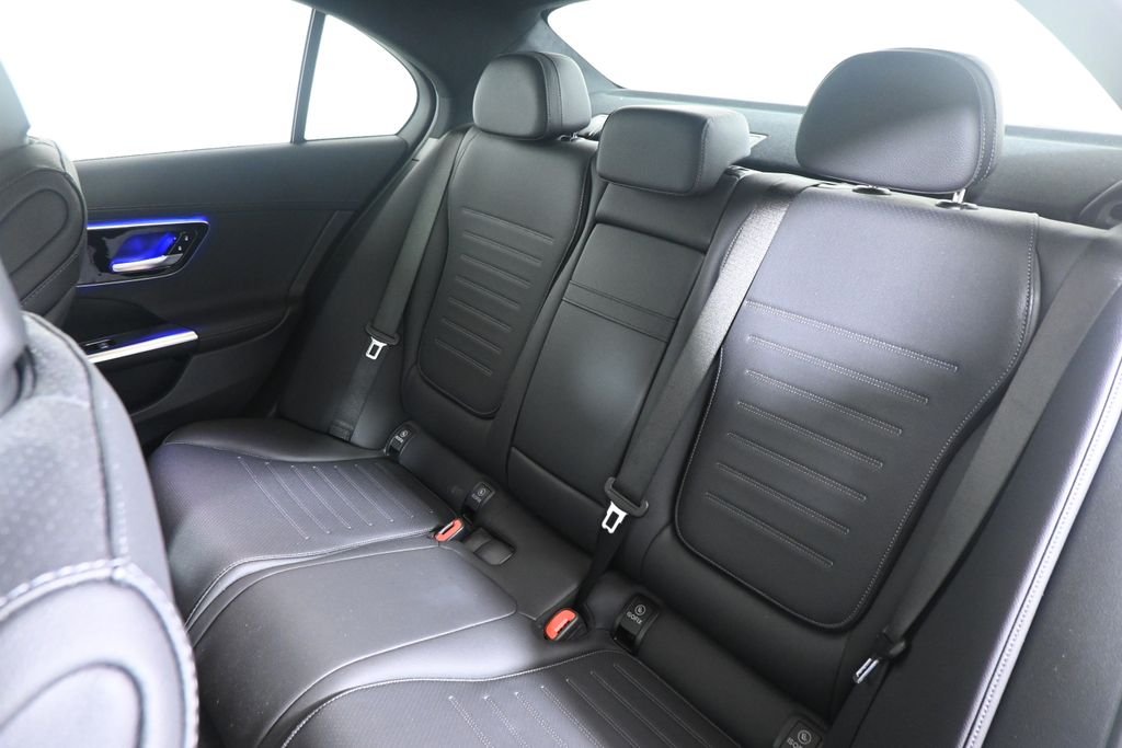 Used 2023  Mercedes-Benz C 300 image 4