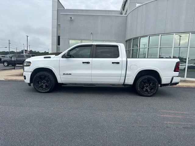 Used 2025 White Ram Big Horn/Lone Star image 11