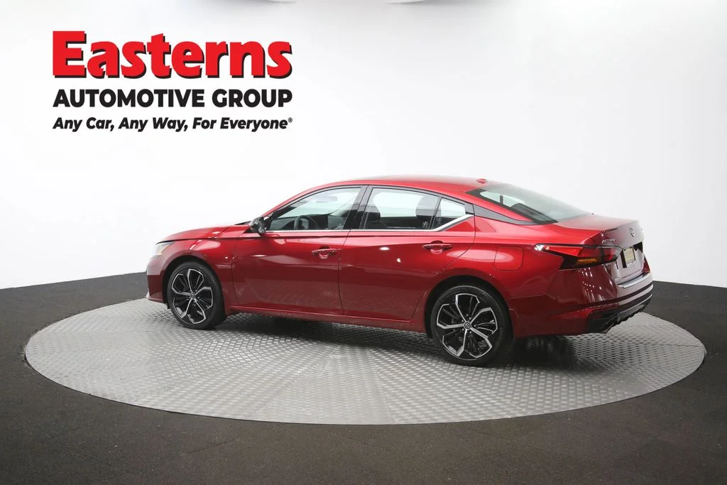 Used 2023 Red Nissan 2.5 SR image 63