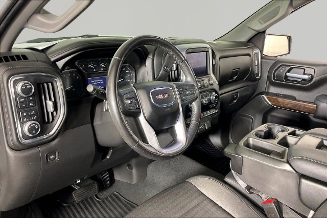 Used 2021 White GMC Elevation image 15