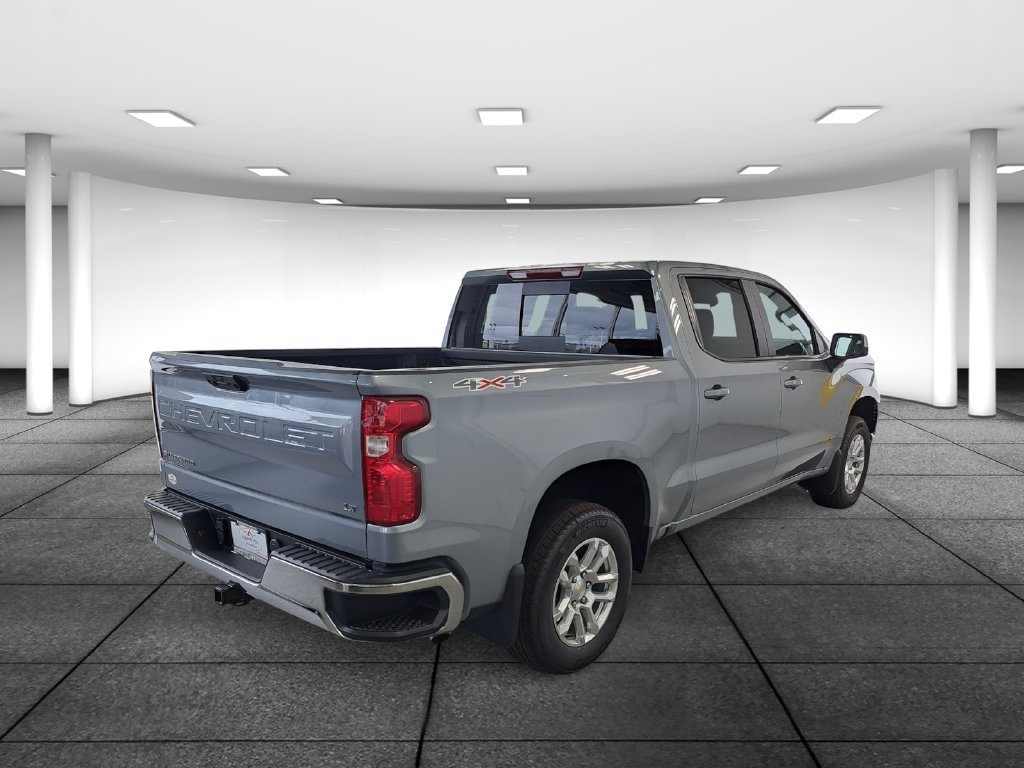 New 2026 Sterling Gray Metallic Chevrolet LT image 4