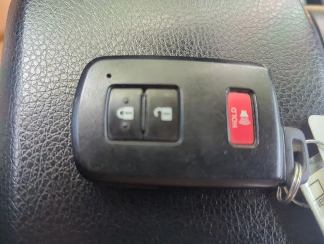 Used 2020 White Toyota SR5 image 21