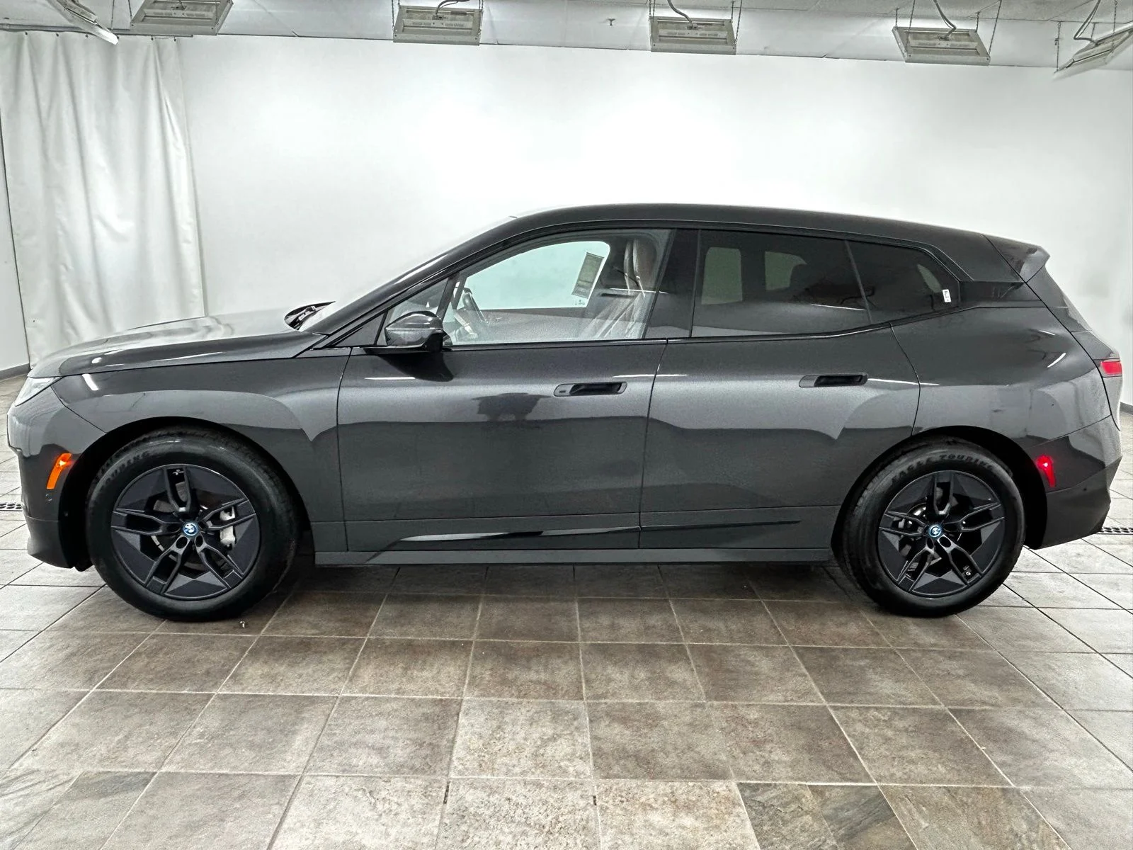 Used 2023 BMW iX Base with VIN WB523CF05PCM72367 for sale in Elmhurst, IL