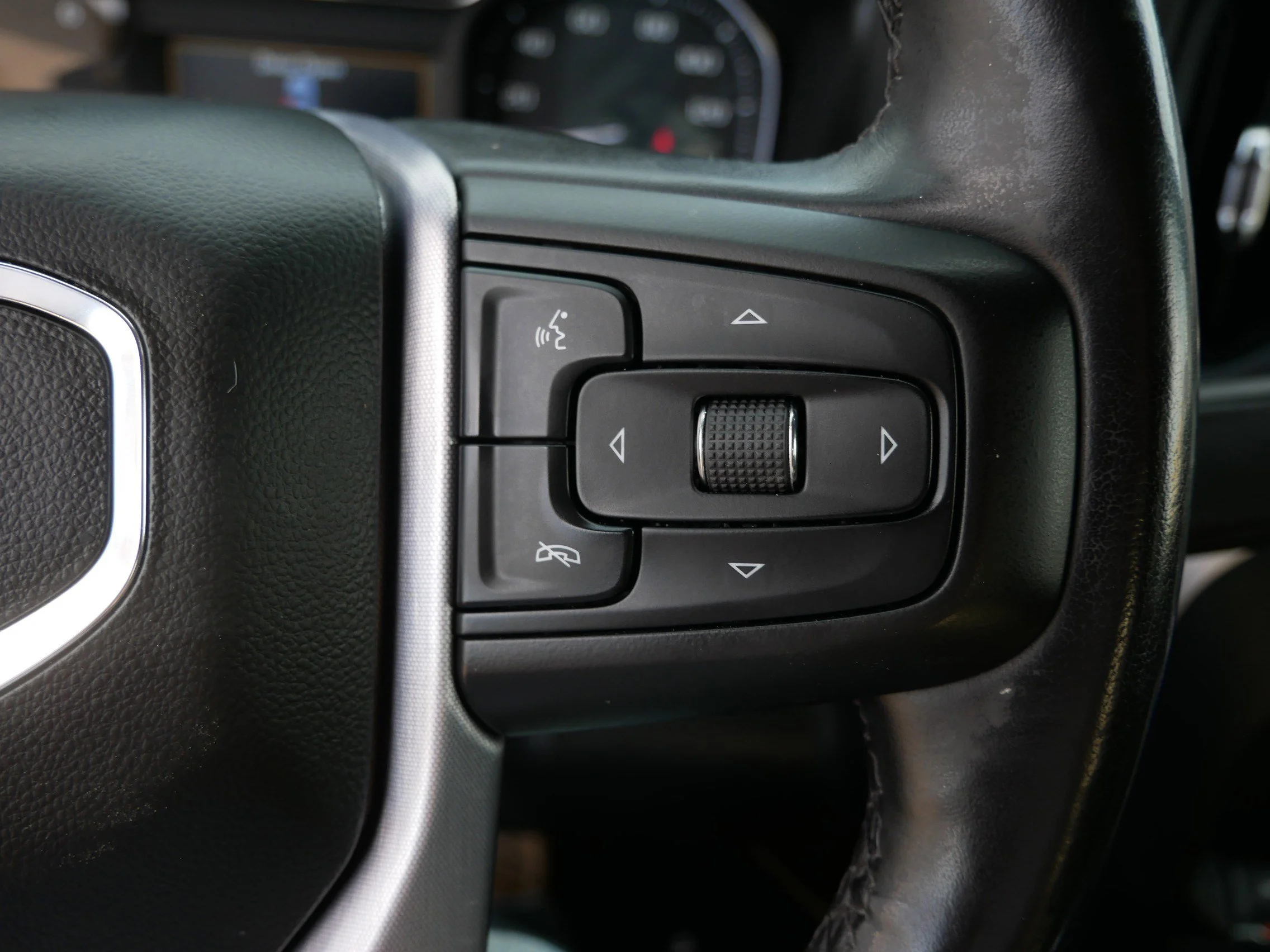 Certified Used 2020 Onyx Black GMC SLT image 30