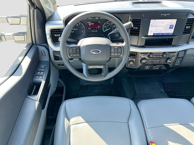 New 2026 Oxford White Ford XL image 15