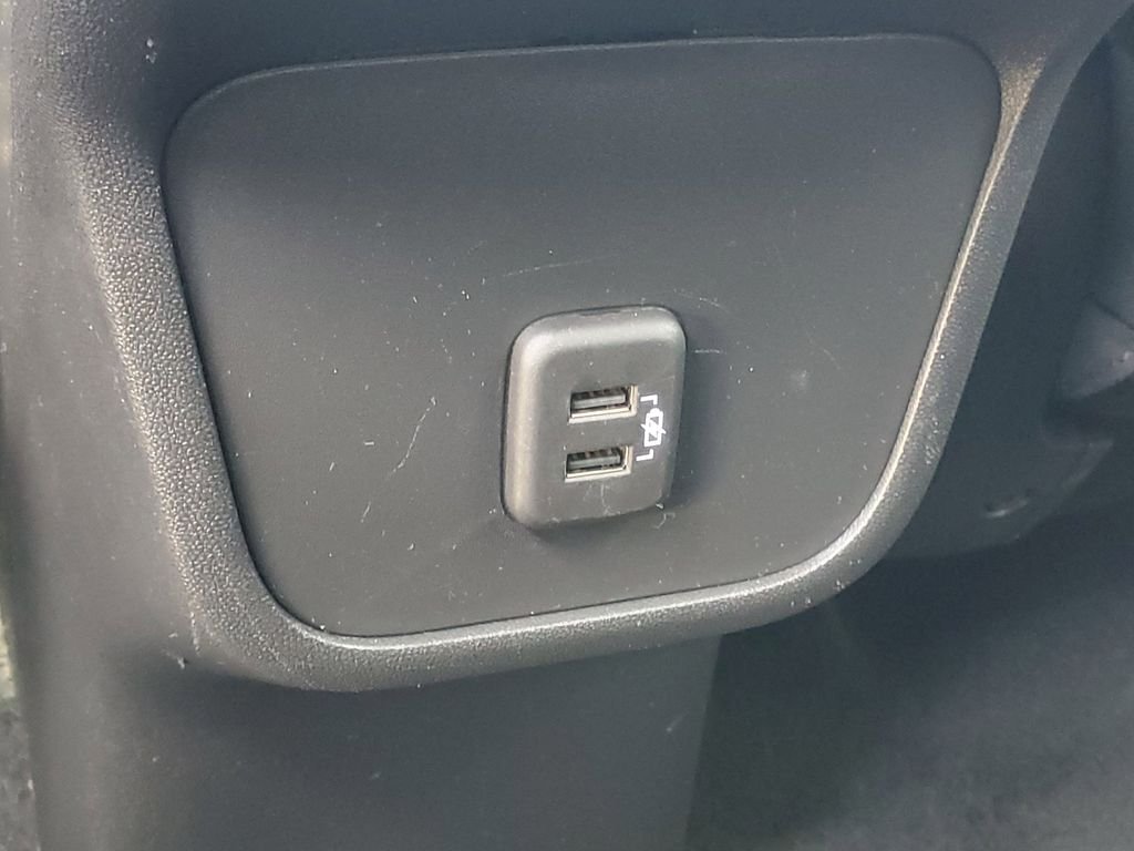 Used 2021 White GMC SLE image 14