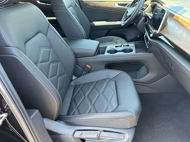 New 2026 Deep Black Pearl Volkswagen 2.0T SE image 16