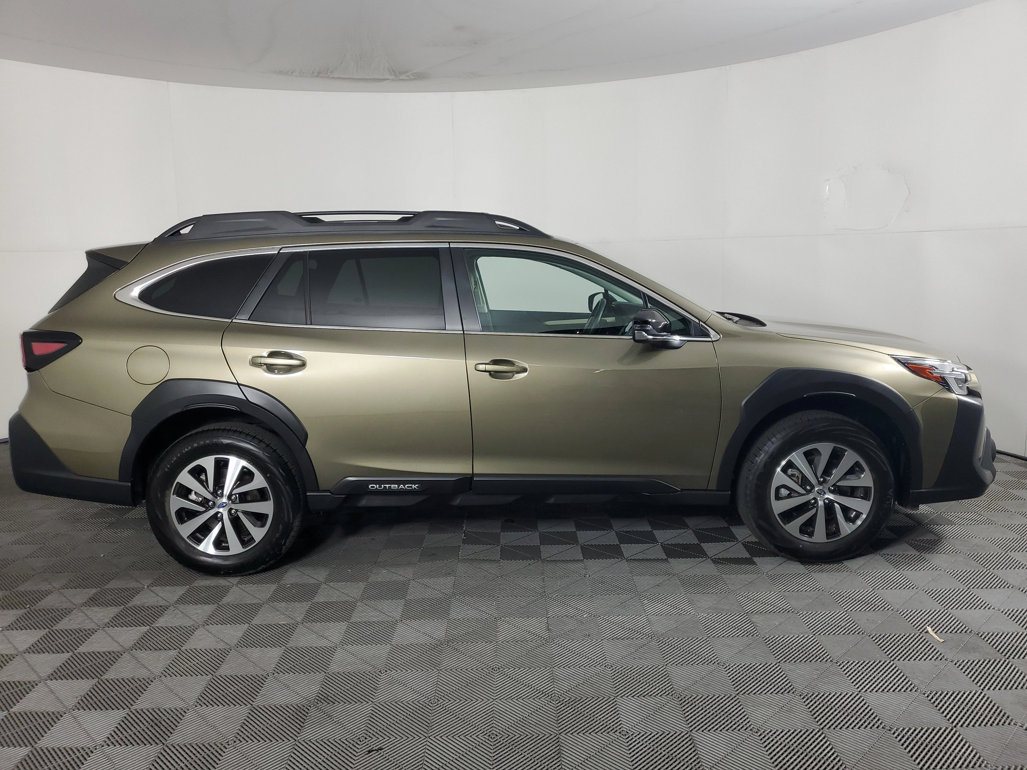 Used 2025 Autumn Green Metallic Subaru Premium image 3