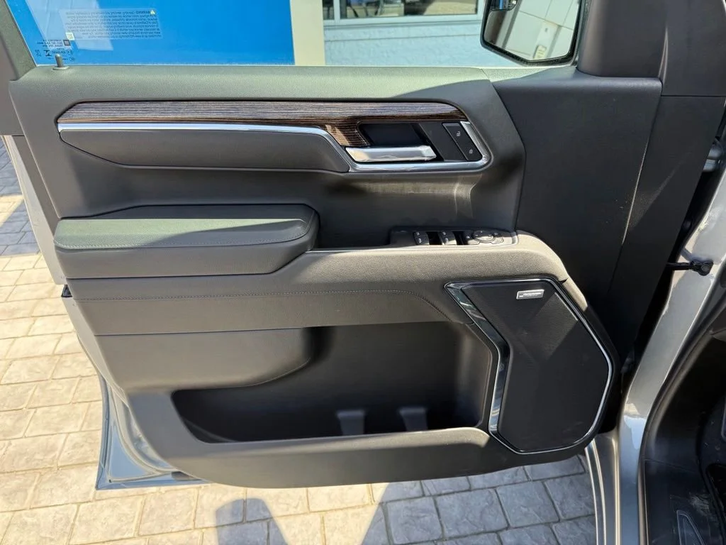New 2026 Sterling Metallic GMC Elevation image 29