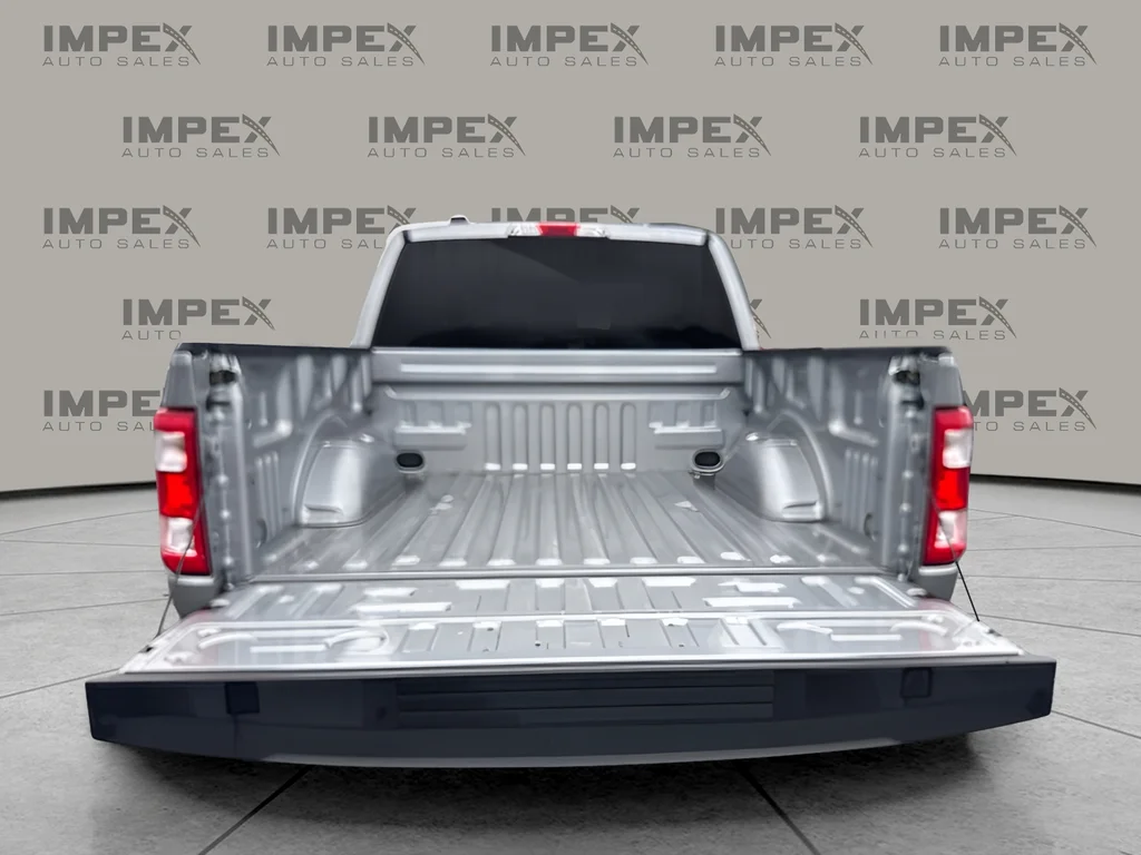 Used 2023 Silver Ford XL image 3