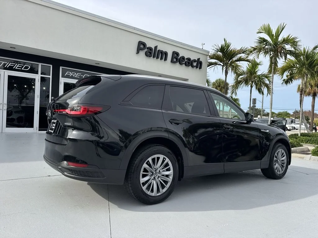 Used 2025 Jet Black Mazda 3.3 Turbo Select image 24