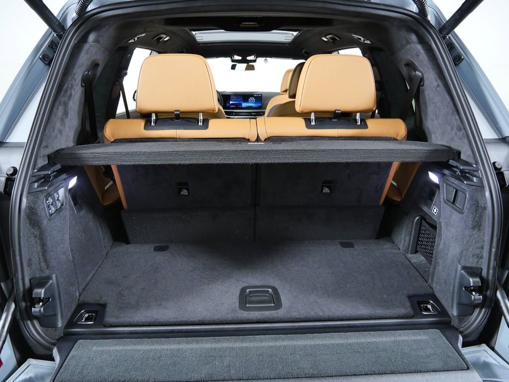 New 2027 Brooklyn Grey Metallic BMW xDrive40i image 25