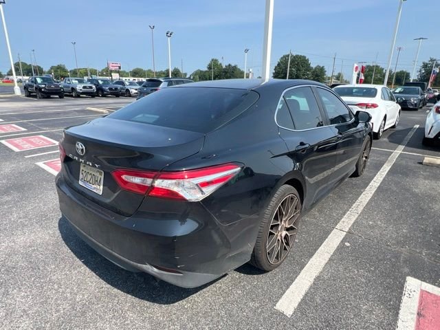 Used 2018 Black Toyota L image 3