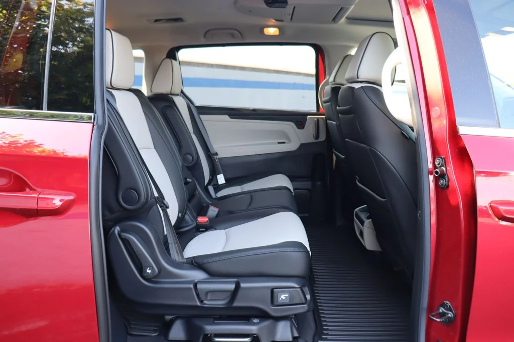 2026 Honda Odyssey Elite - Photo 14