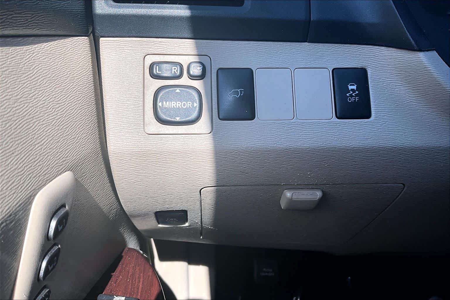 Used 2015 Blizzard Pearl Toyota XLE image 34
