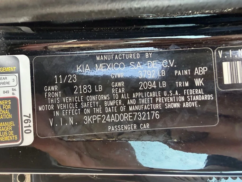 Used 2024 Black Kia LXS image 31