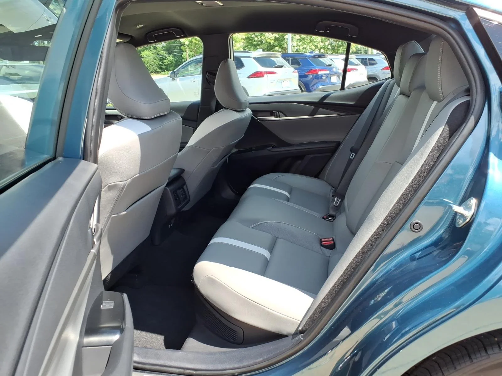 2025 Toyota Camry SE - Photo 16