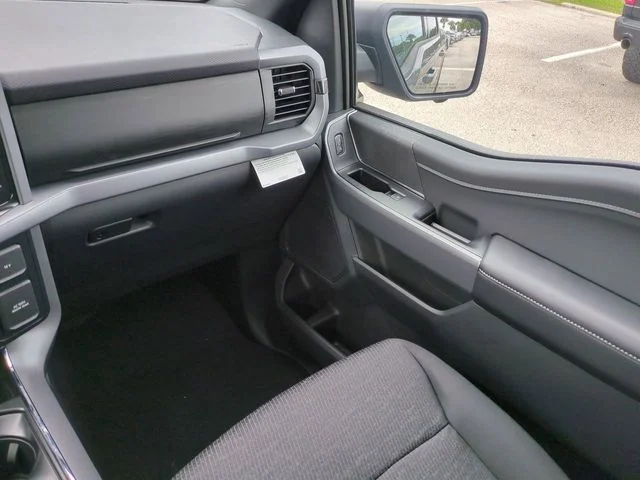New 2026 Carbonized Gray Metallic Ford XLT image 17