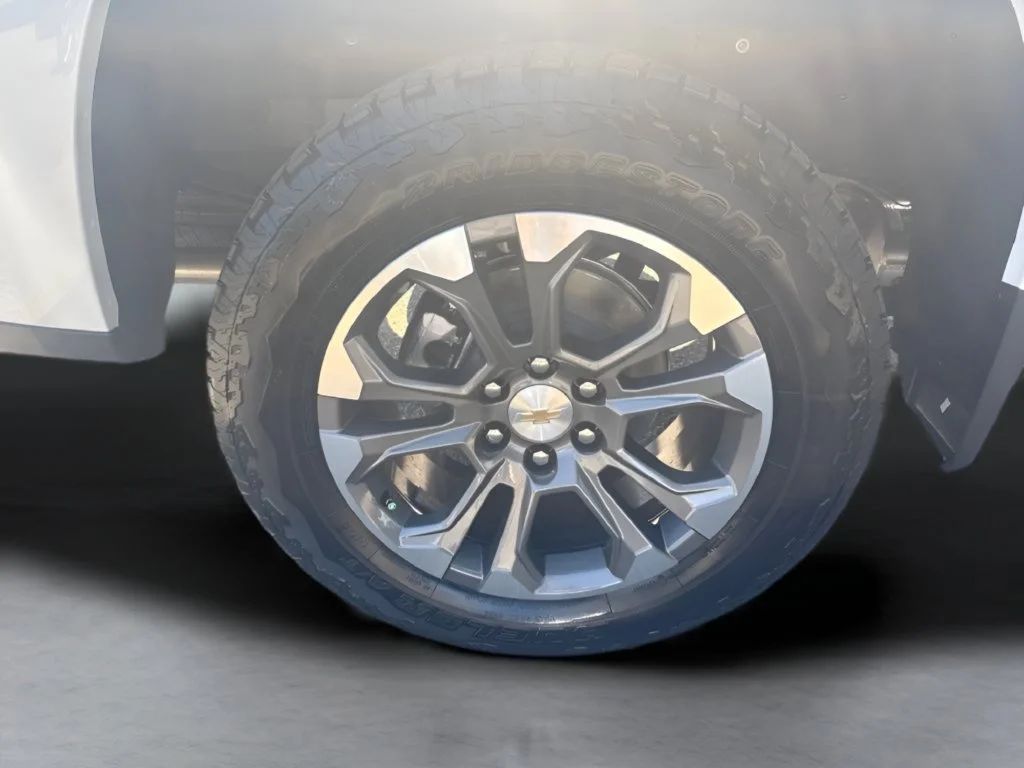 New 2026 White Chevrolet High Country image 38