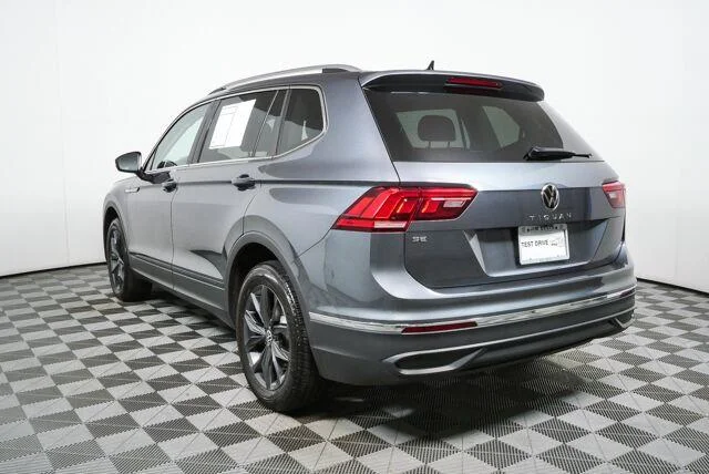 Certified Used 2024 Platinum Gray Metallic Volkswagen SE image 29