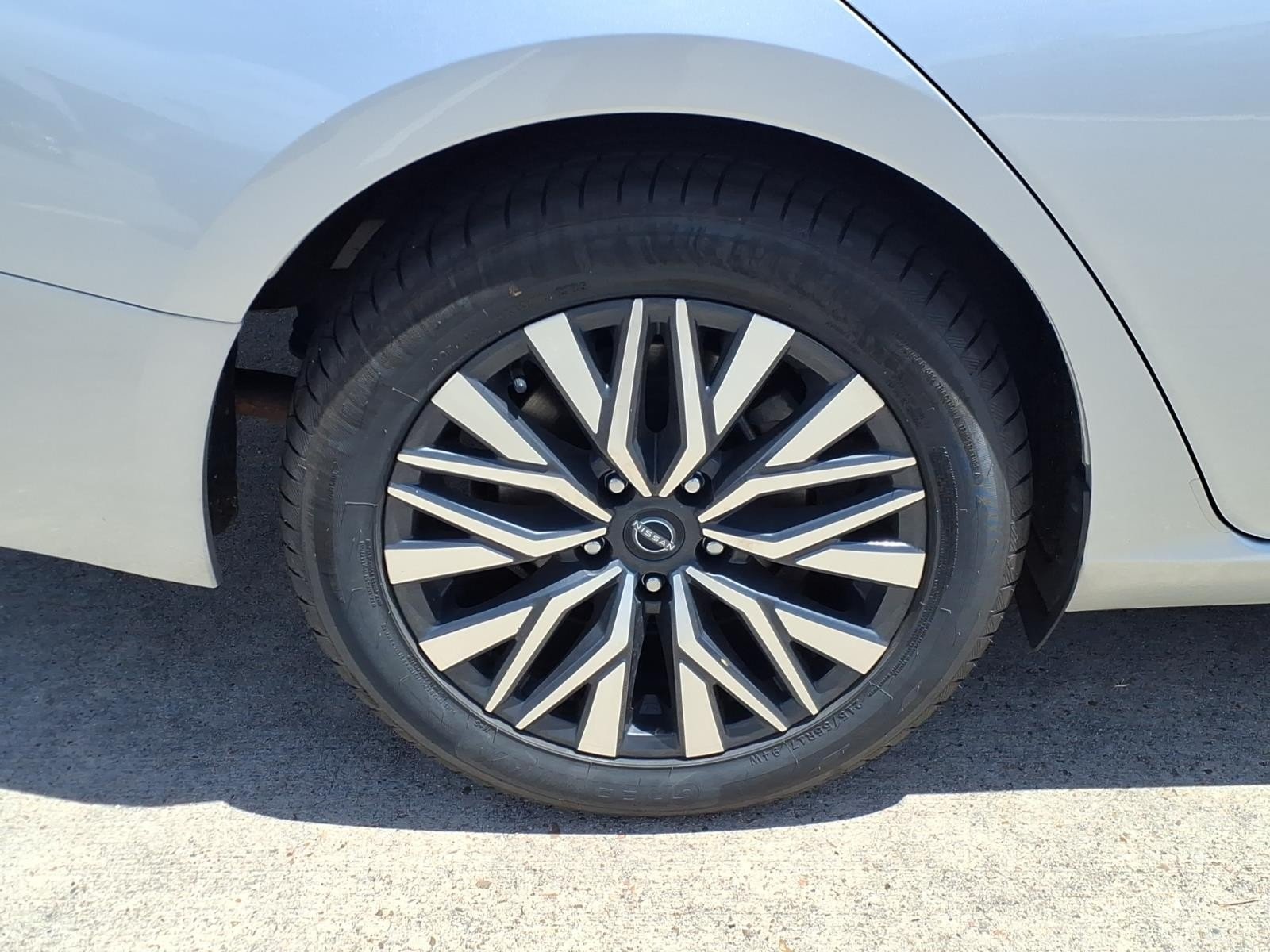 2024 Nissan Altima 2.5 SV Silver at Robbins Nissan