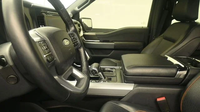 Used 2024 Blue Metallic Ford Lariat image 19