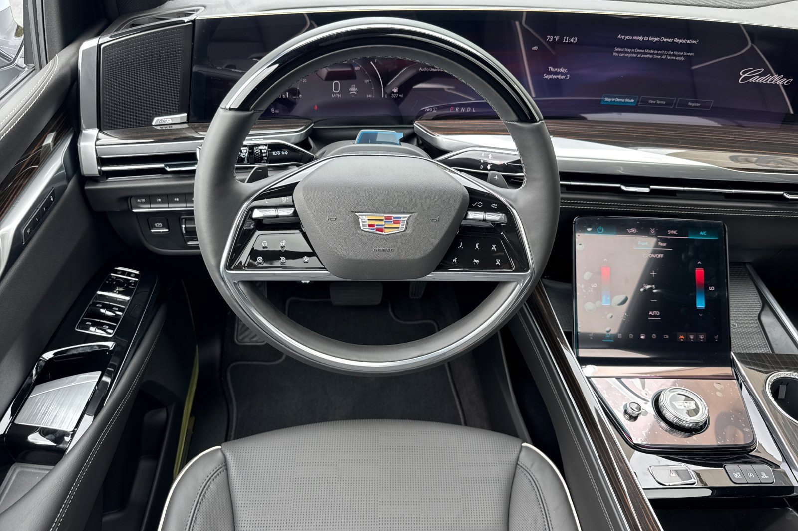 2026 Cadillac Escalade Luxury - Photo 14