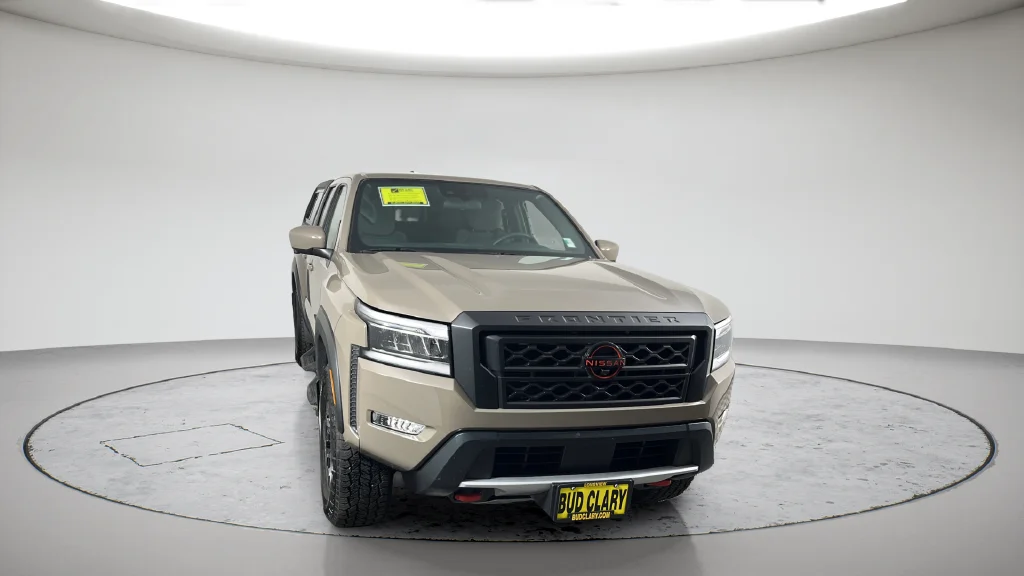 Used 2022 Beige Nissan PRO-4X image 4