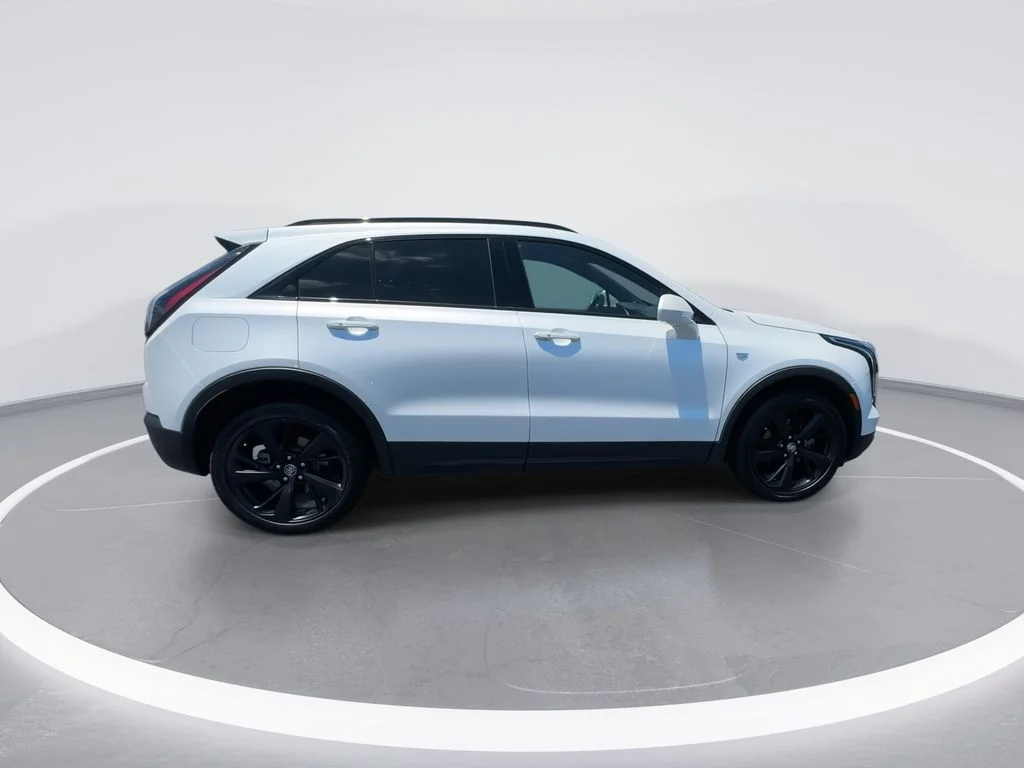 Used 2019 White Cadillac Sport image 9