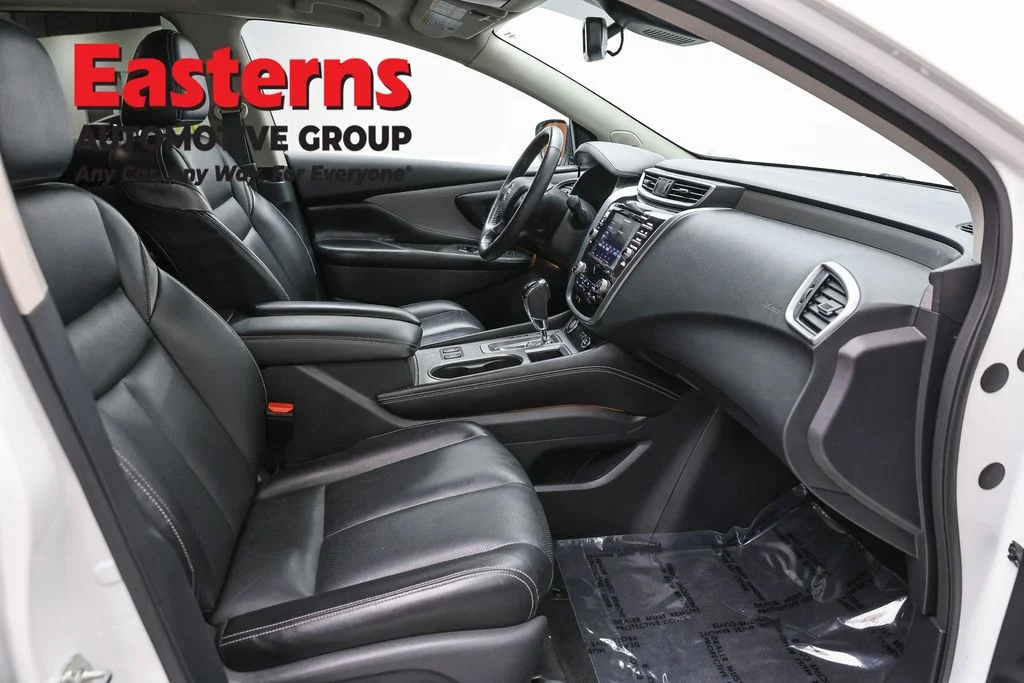 Used 2023 White Nissan SL image 25