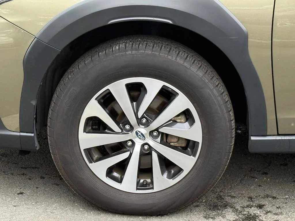 Used 2025 Autumn Green Metallic Subaru Premium image 10