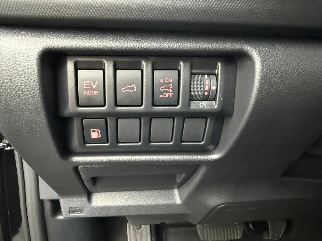 Used 2025 Black Subaru Limited image 31
