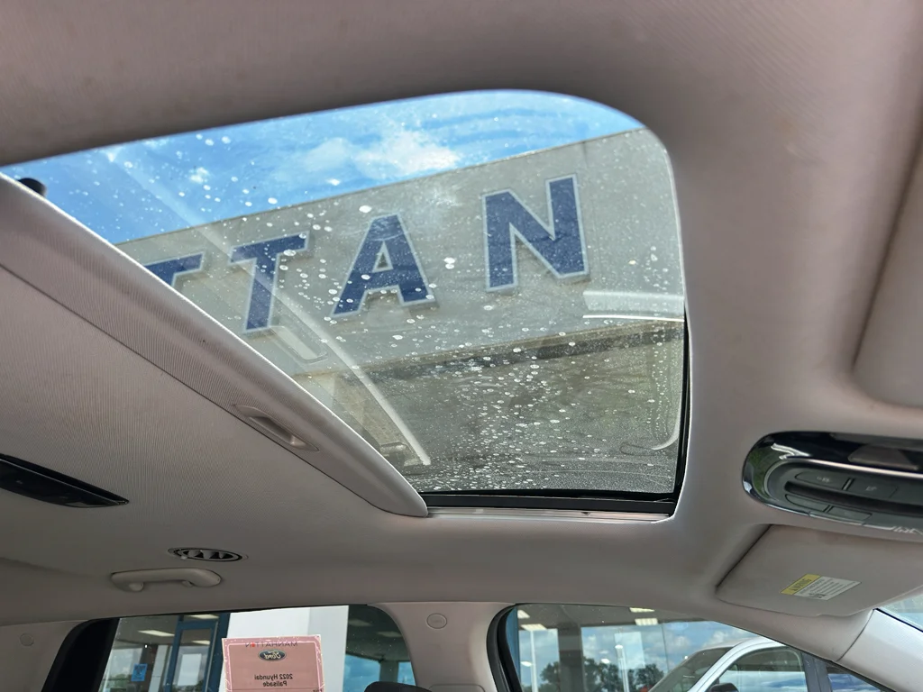 Used 2022  Hyundai SEL image 32