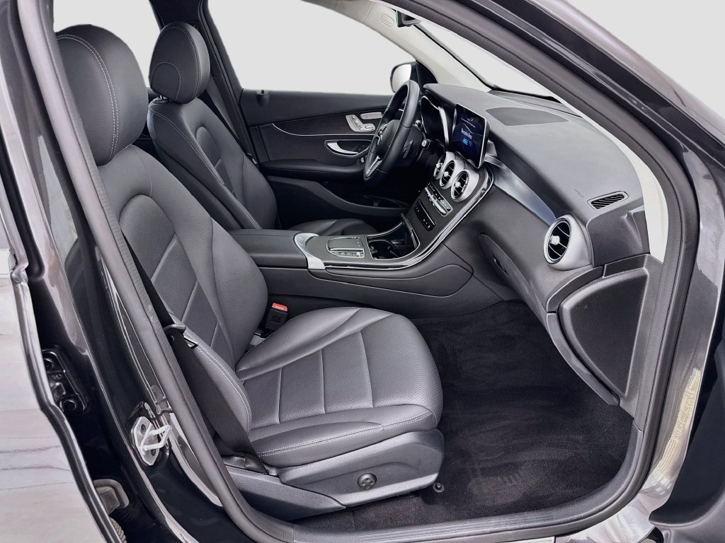 Certified Used 2022 Graphite Gray Metallic Mercedes-Benz GLC 300 image 18