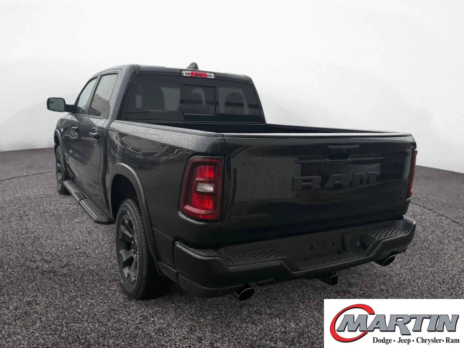 New 2026 Diamond Black Crystal Pearl-Coat Exterior Paint RAM Big Horn image 7