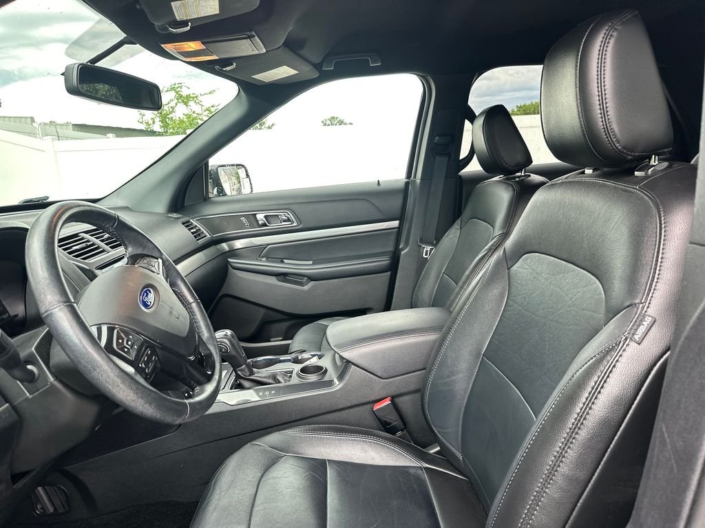 Used 2018 Gray Ford XLT image 11